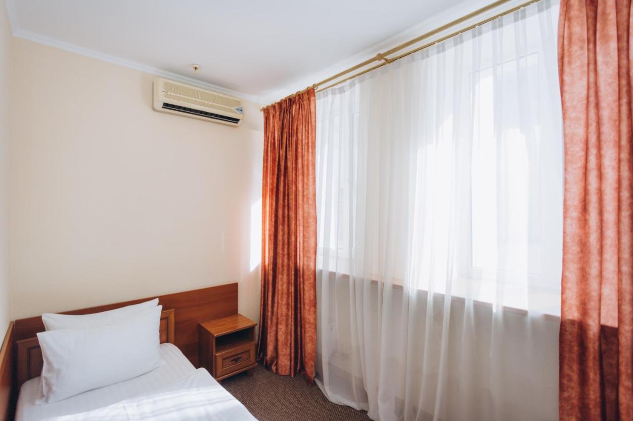 Hotel Voskresensky Soumy Extérieur photo